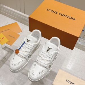 The donkey family. New colors from LV resale level! The entire Classic Don Collection! LV Trainer PVC sneakers. Each color combination is stunning! The feel of the Trainer’s soles is truly exceptional