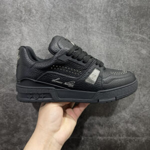 [HS Pure Original Gift Box Edition] LV Trainer series high-end luxury sneakers, riveted black. The latest chip model – a must-have item for trendsetters.
