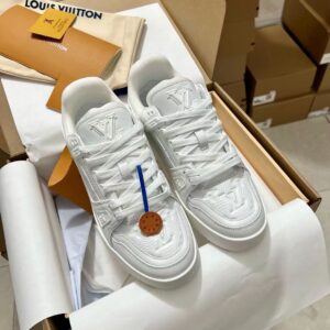 Top-tier purchasing version from Dongguan, Moon White color. Trainer “Couple’s Exclusive Collection Casual Sport Basketball Shoes”. Looks stunning. The shoes look amazing when worn. Each color is incredibly beautiful! A must-have item for fashion enthusiasts.🛍