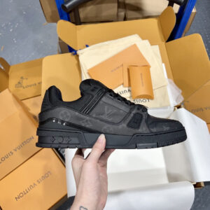 LV Trainer series, black with subtle patterns, a pair of casual, sporty loafers for couples. Perfectly versatile and stunning!