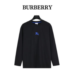 Burberry horse on the chest long sleeves