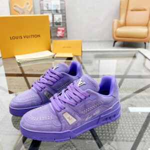 L 🔍 Top-tier reseller.🇮🇹 Road-blazing male icon’s hot-selling sports loafers are available at the boutique. The shoe’s upper features Italian-imported leather material. The intricate patchwork craftwork includes high-quality metal studs in vibrant colors. The insole is made of imported comfortable mesh fabric. The outsole is a custom-made original version from the factory, featuring TPU’s exclusive active molded sole for supreme comfort. It’s a follow-up item from the original factory. 🔍🔍High quality; can freely enter and exit the boutique. Feel free to compare.