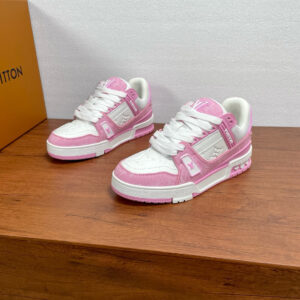 A versatile combination formula that makes you appear taller and stylish.