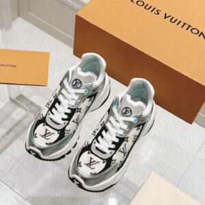 Top-tier edition: Women’s version. LV Louis Vuitton L Brand Run 55 Sneakers, mesh upper, floral design, four-leaf clover motif, casual sneakers, running shoes, dad shoes.