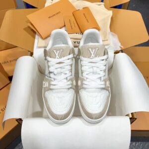 Dongguan’s top-tier resale version featuring apricot denim. Trainer “Couple’s Exclusive Collection Casual Sport Basketball Shoes”.  Looks stunning. The shoes look amazing when worn. Each color is incredibly beautiful! A must-have item for fashion enthusiasts.🛍