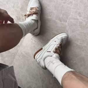 [Appearance on the upper body]