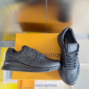 Top-tier edition: Men’s version. LV (Louis Vuitton) L Brand Classic Run Away Collection – casual, sporty sneakers, dad shoes.