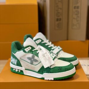 Top-tier LV Trainer Sport Sneaker Collection. Packaging, shoelaces, dust cover bag, handbag, invoice, certificate, card, drawer box. Imported computerized sewing machine threading system, shoe head, rear cover, complete set of hot and cold processing shaping and stitching kits.