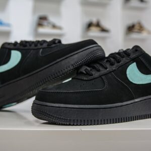 Air Force Tiffany Air Force, the market has no rival ‼️ Original factory sanded leather, first-class texture, strong velvet feeling, creating the beautiful shoe shape, private model Air Force sole, fish scale texture is obvious, those who understand naturally understand, in stock supply