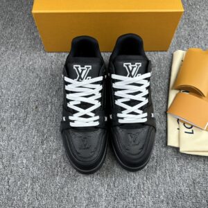 1v LV Trainer, Pure Black!!