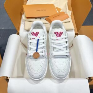 Top-tier purchasing version from Dongguan, Cherry Blossom White. Trainer “Women’s Exclusive Collection Casual Sport Basketball Shoes”.  Looks stunning. The shoes look amazing when worn. Each color is incredibly beautiful! A must-have item for fashion enthusiasts.🛍