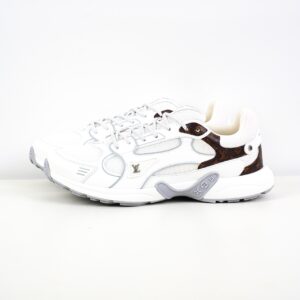 It is expected that a highly popular item will be released this year. It will receive extremely high engagement on major social media platforms and will be the highest-quality model available in the market. Every detail will be up to version 1.1 of Louis Vuitton’s latest Olympia series, featuring a couple’s design, silver-colored horns, casual and sporty sneakers, and running shoes.