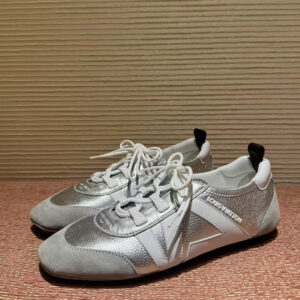 LV | The hottest de-training shoes of the past 25 years are coming soon.🔥 sneakerina It feels like these shoes are going to become extremely popular within the next 25 years. [Smiling] About to begin.🔛Booking ~ #Super Comfy De-Training Shoes [Topic] #Turn Shoes into Fashion [Topic]