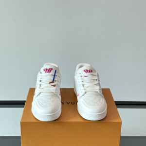 Top-tier reseller, authentic version. Lujia Trainer series, retro basketball sneaker/board shoes! LV Cherry Blossom.🌸Pink Trainer, LV x Takashi Murakami 2.0 Cherry Blossom.🌸The trainer has arrived! The second wave of the LV x Takashi Murakami collaboration has officially been unveiled.